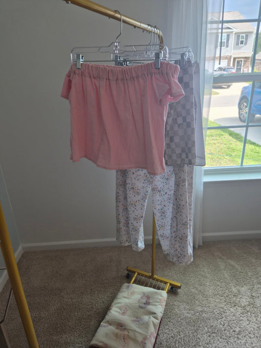 WOMANS OFF SHOULDER BLOUSE | RTS | WOMANS MEDIUM & LARGE